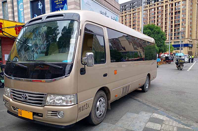 北京租车13座超豪华丰田考斯价格 北京租车13座超豪华丰田考斯价格