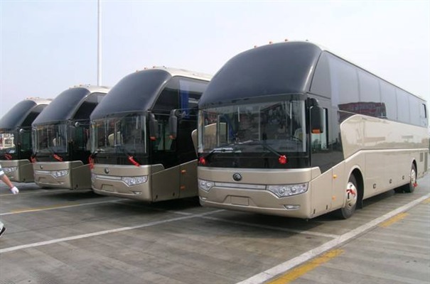 租大巴接送机多少钱?40-50人大巴车租赁一天价格 租大巴接送机多少钱?40-50人大巴车租赁一天价格