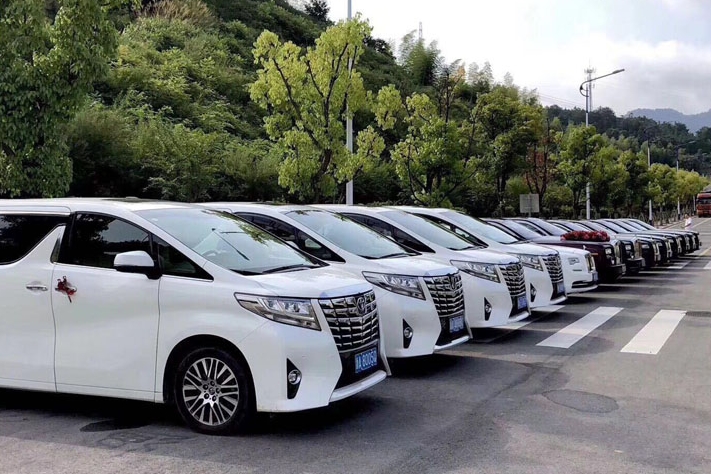 北京哪个平台可以带司机租车？（首汽租车官网）